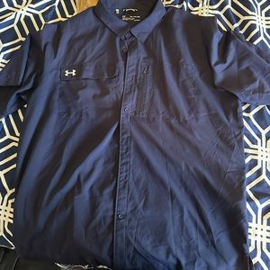 UA SHORT SLEEVE BUTTON DOWN